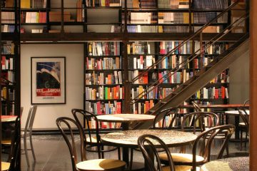 nội thất cafe sách